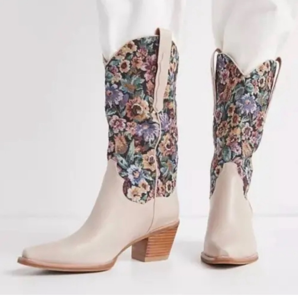 Jeffrey‎ Campbell Anthropologie Crossroads Western Cowboy Tapestry Boots Size 9